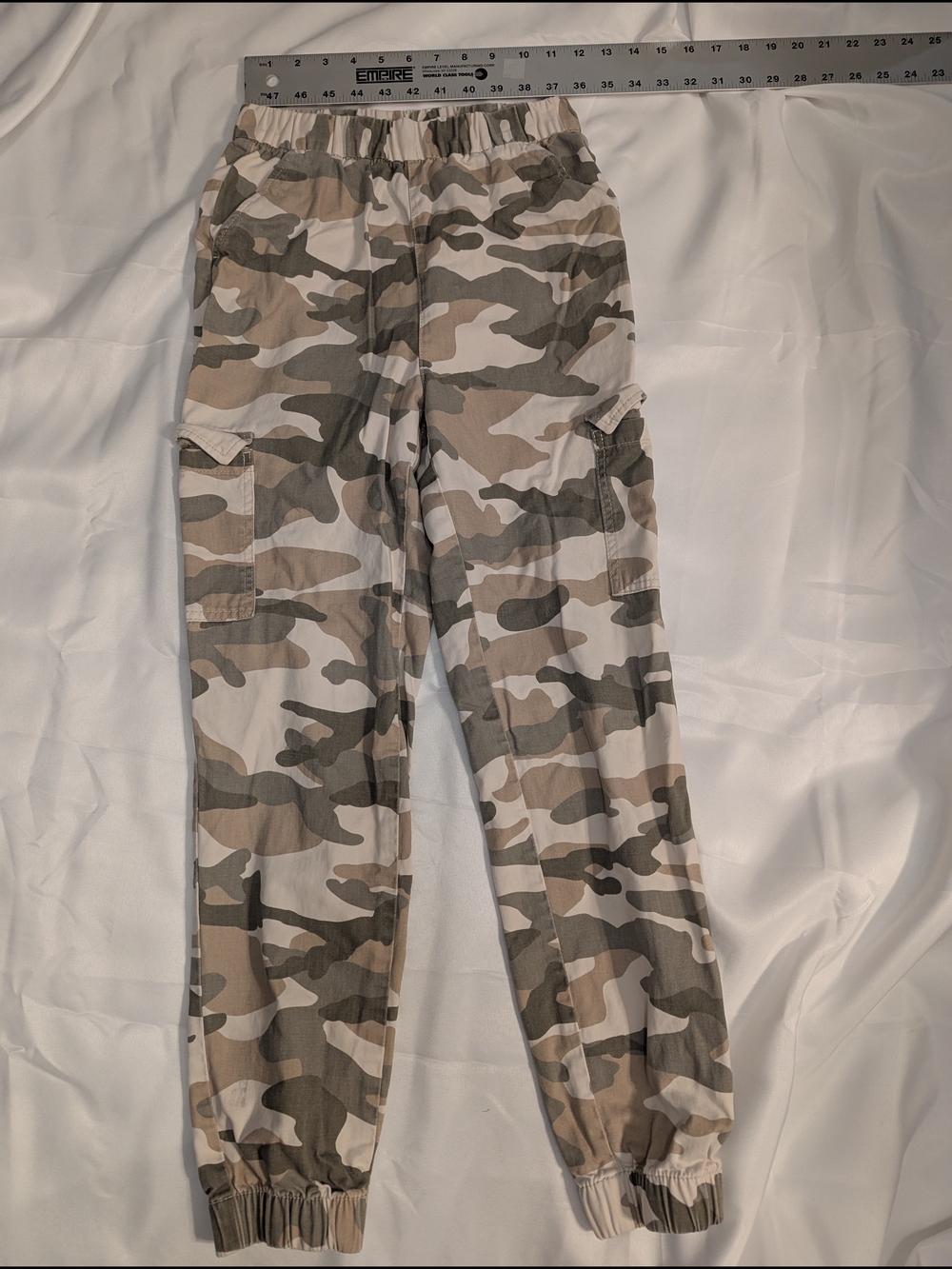 H&M Divided Camo Cargo Joggers Slim Size 2
